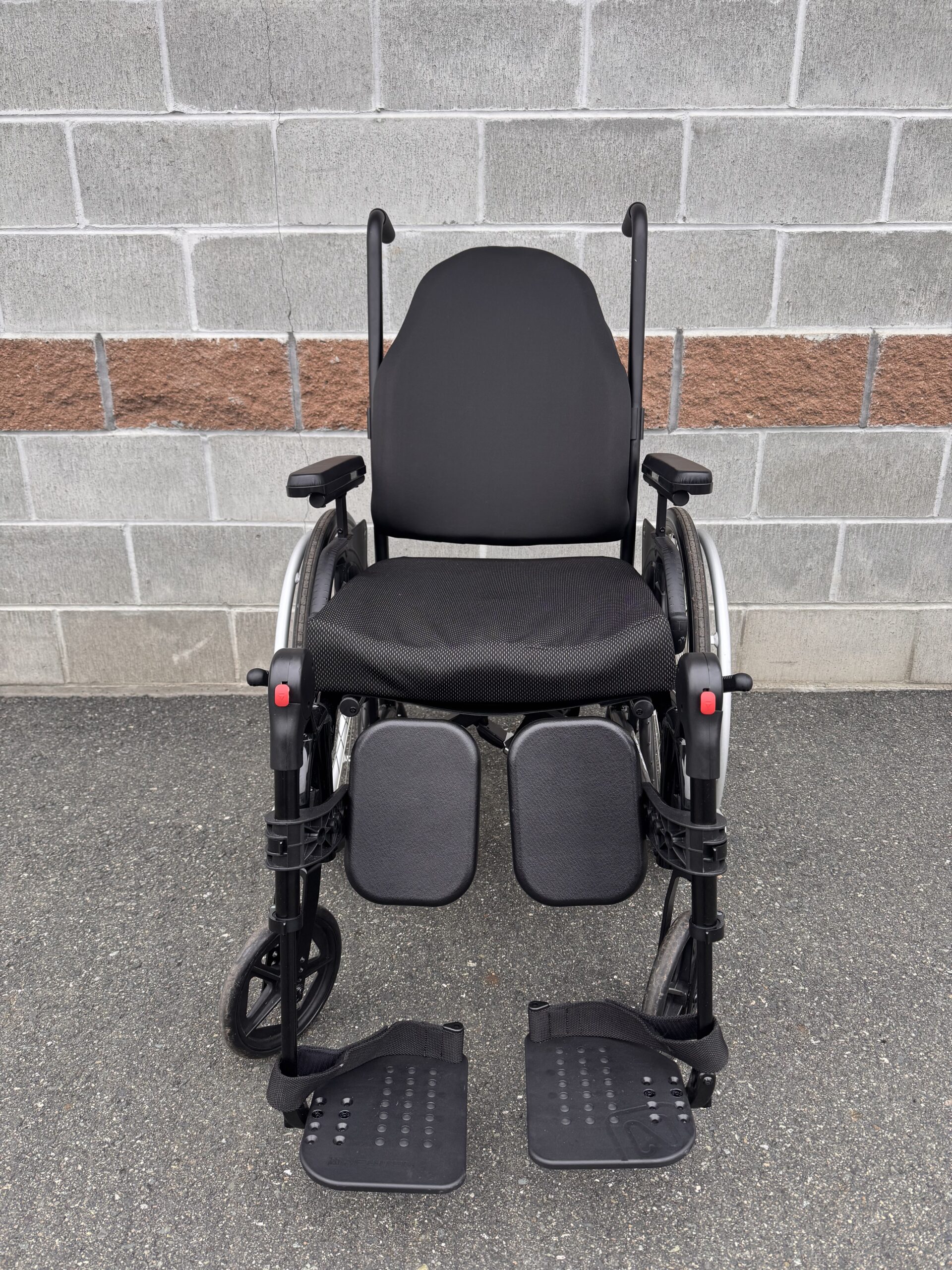 Helio Move Wheelchair 18x20"