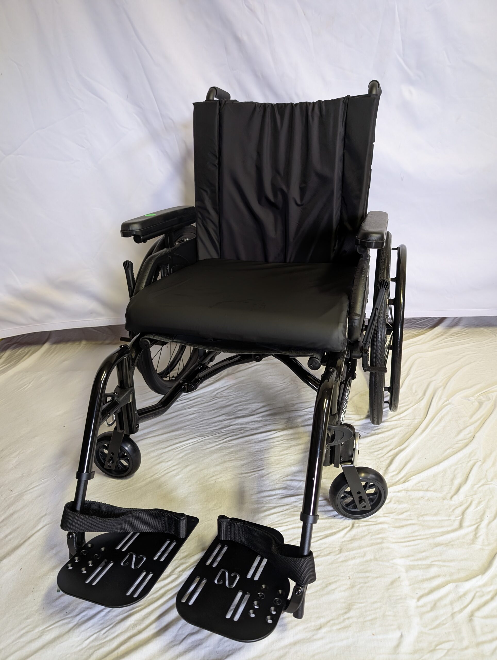 Helio A6 Wheelchair 18x18"