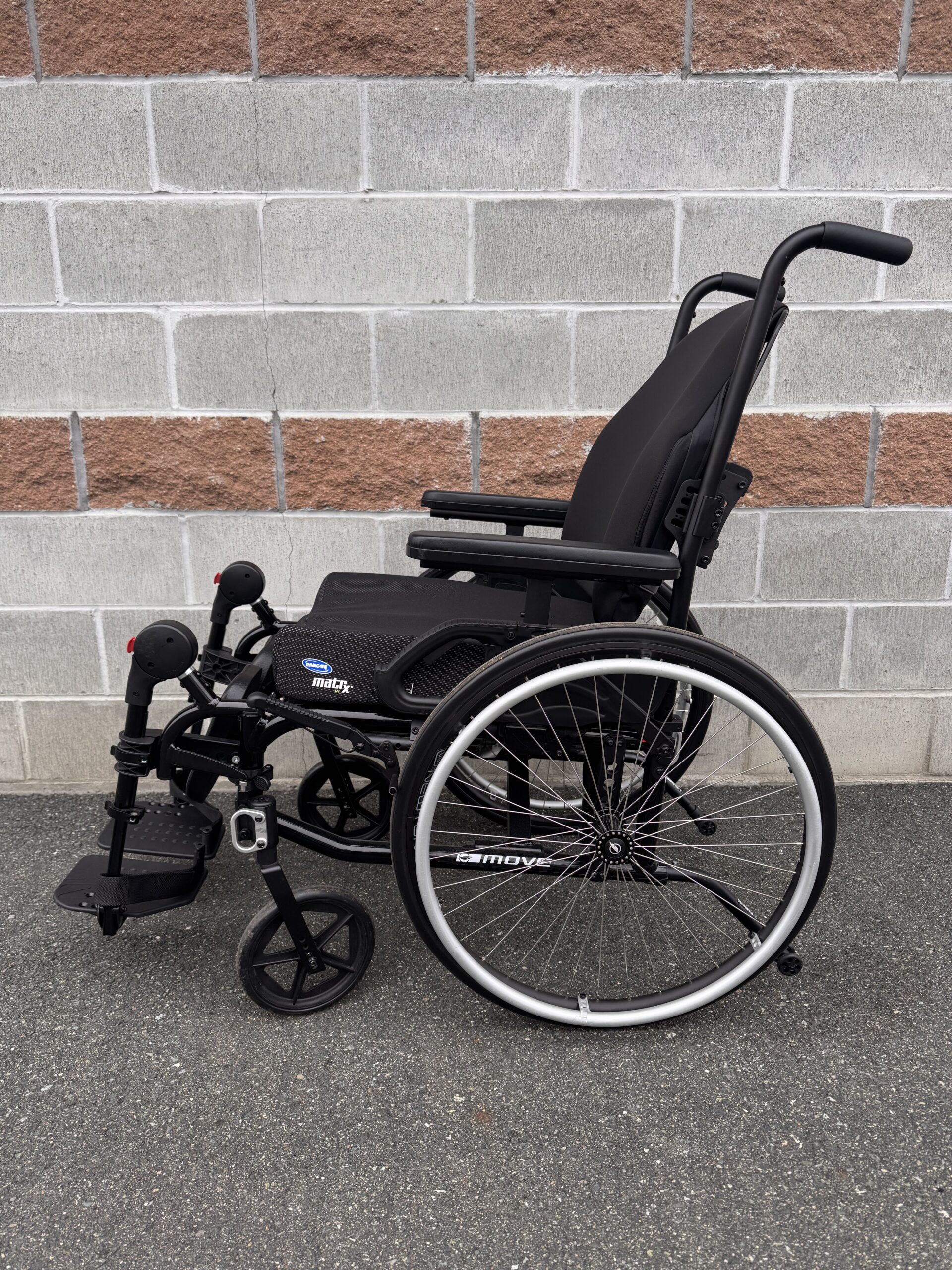 Helio Move Wheelchair 18x20"